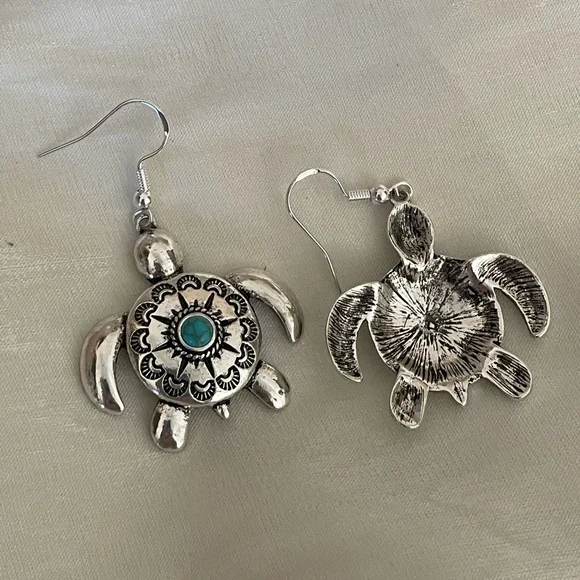 Turtle Earrings - Picture 3 of 4